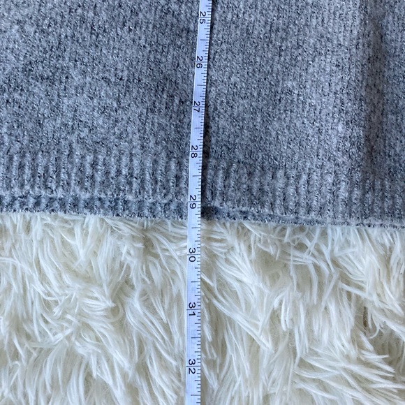 Sweater - Picture 4 of 6